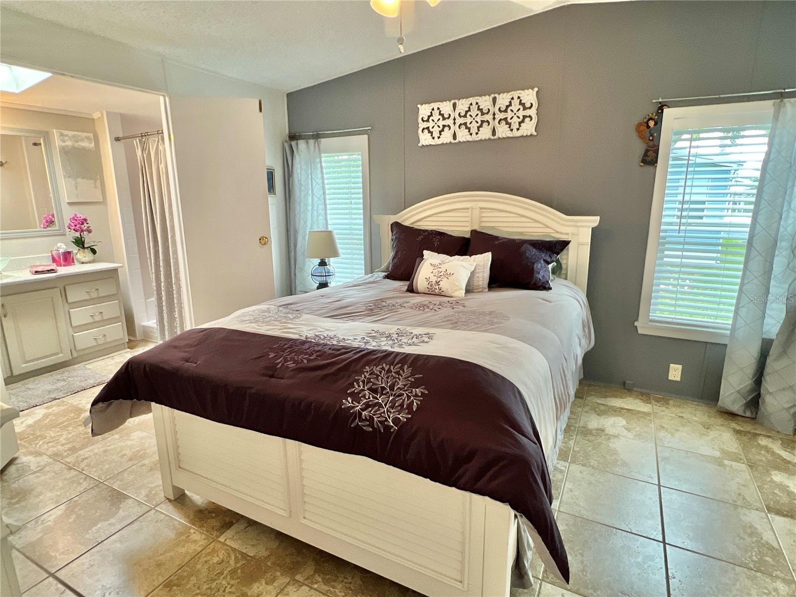 7107 MOUNT ESSEX DR NE #520 photo 5