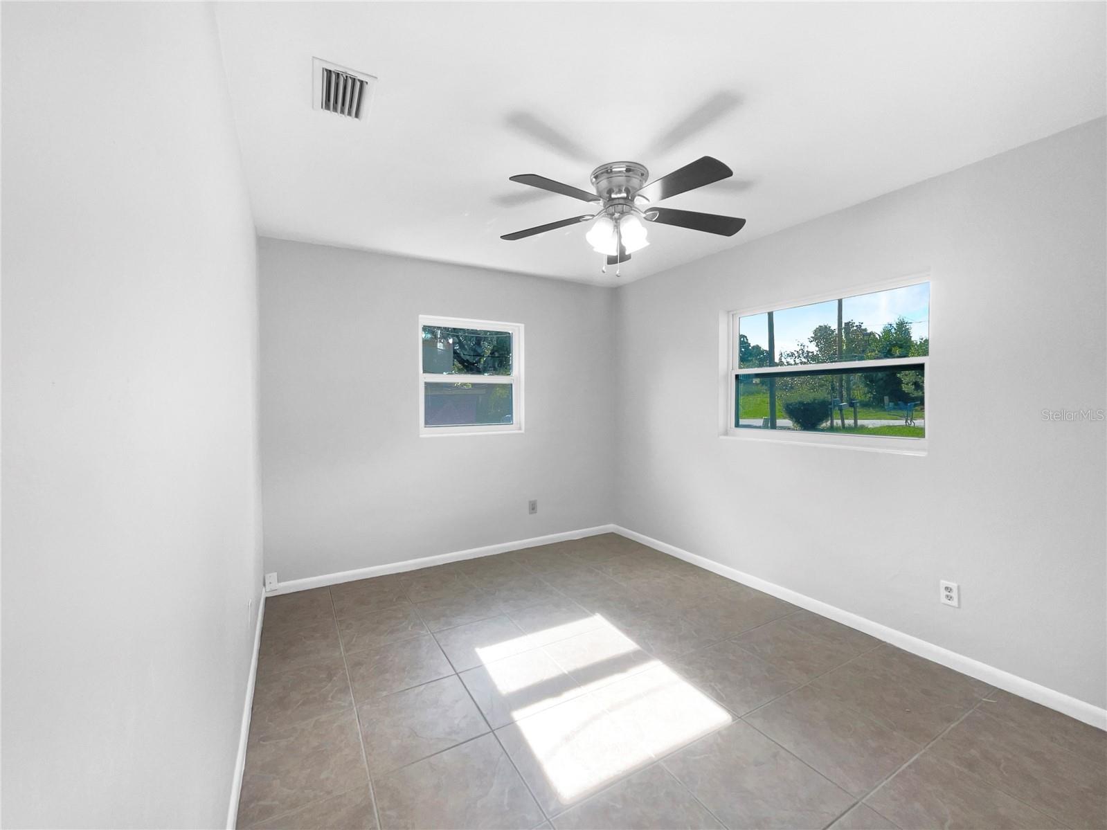 803 RICHBEE DR photo 3