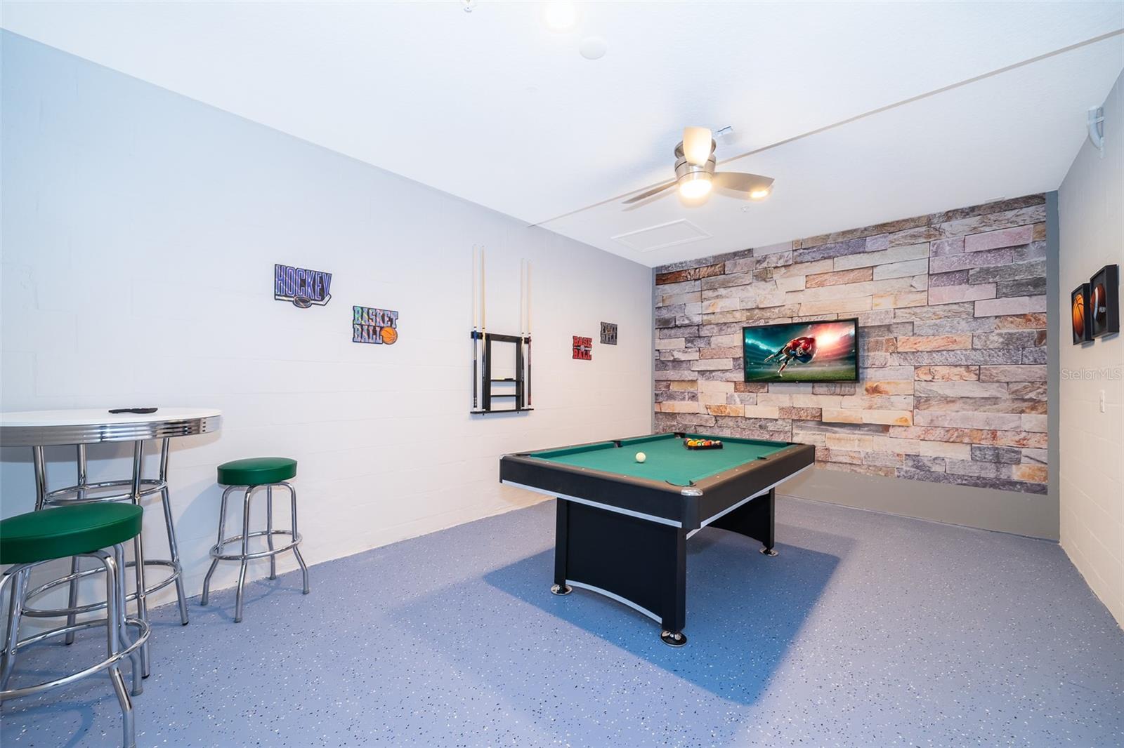 785 OCEAN COURSE AVE #785 photo 5