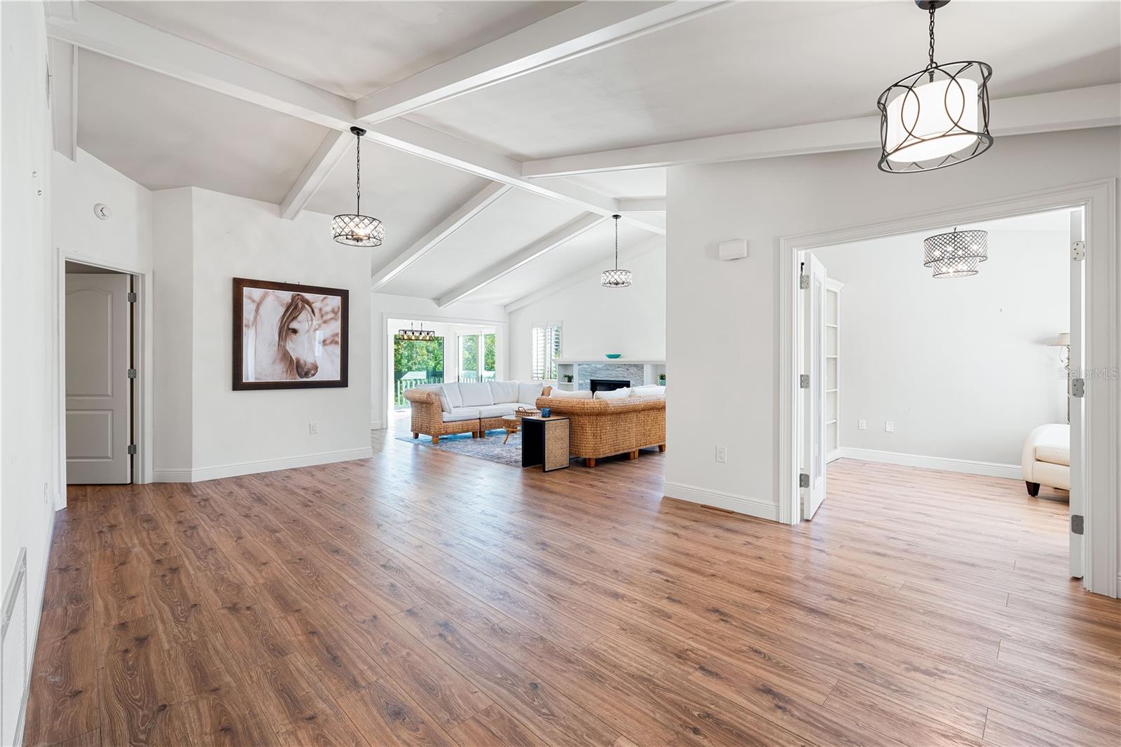 858 HUDSON AVE #858 photo 4