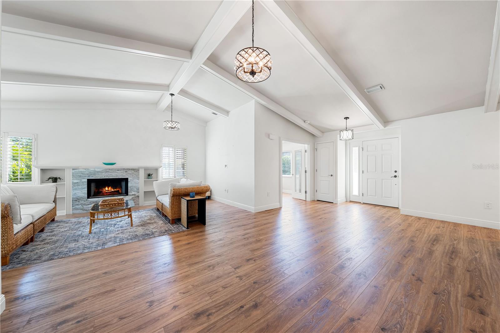 858 HUDSON AVE #858 photo 5
