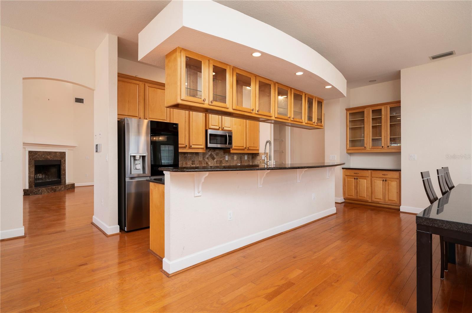23526 CHIMES AVE photo 2