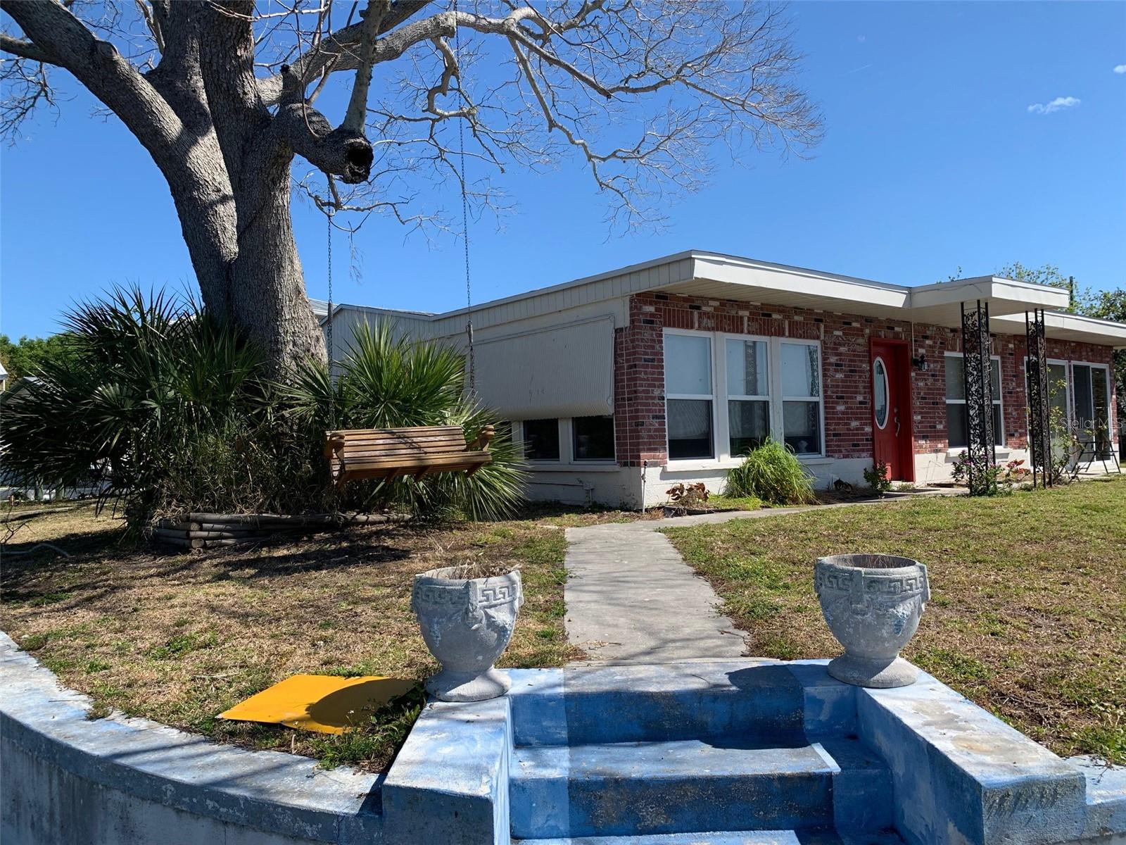 108 CARMELINA ST photo 3