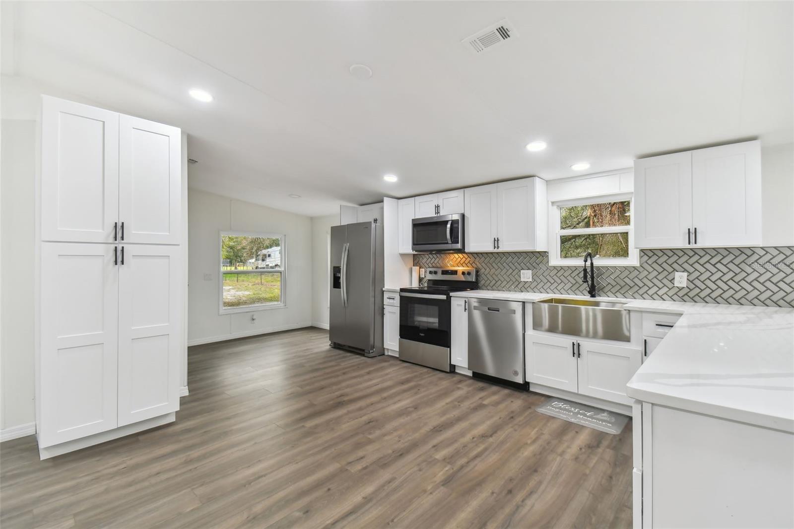 3228 SANDY DRIVE photo 5