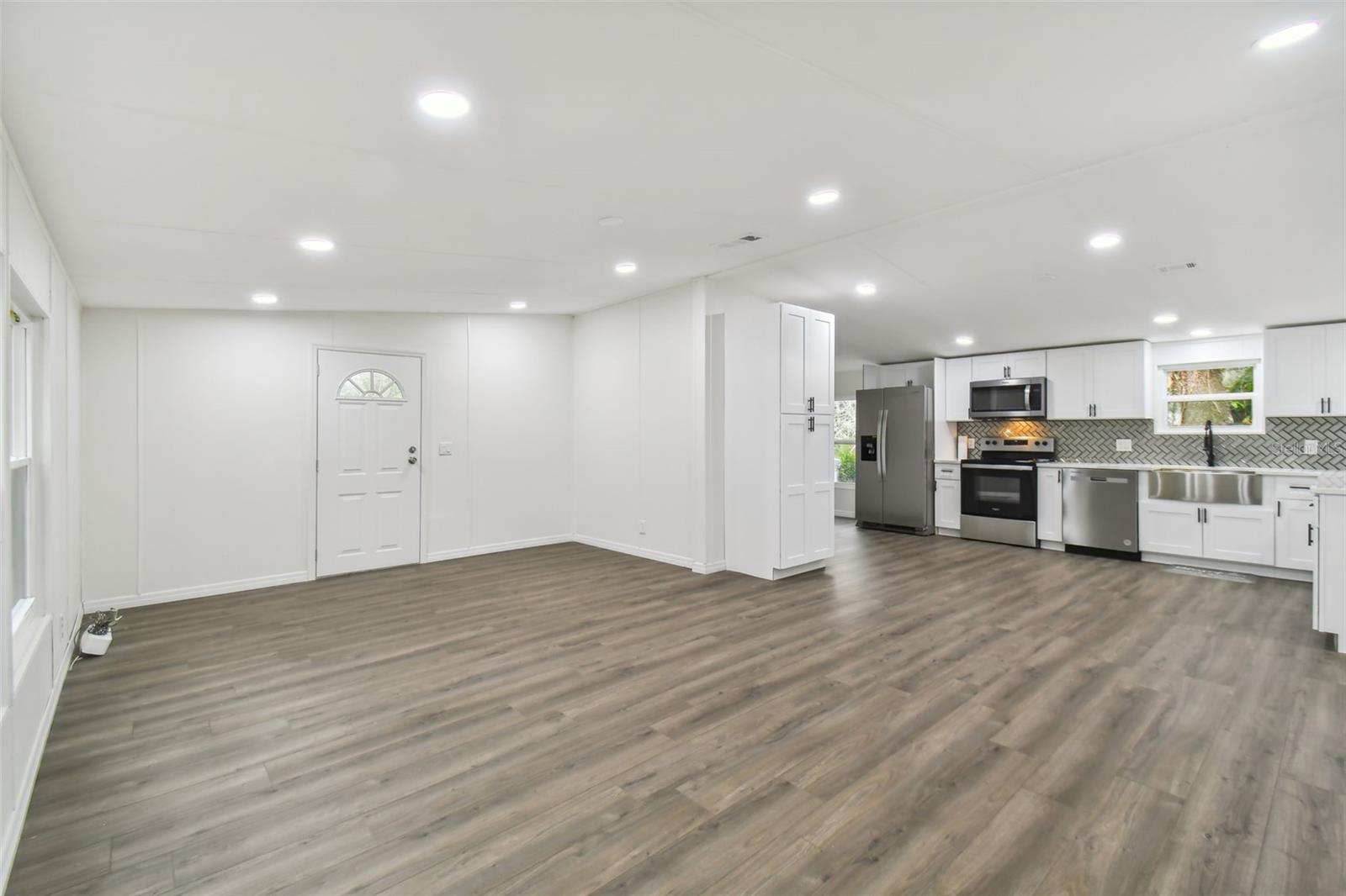 3228 SANDY DRIVE photo 4