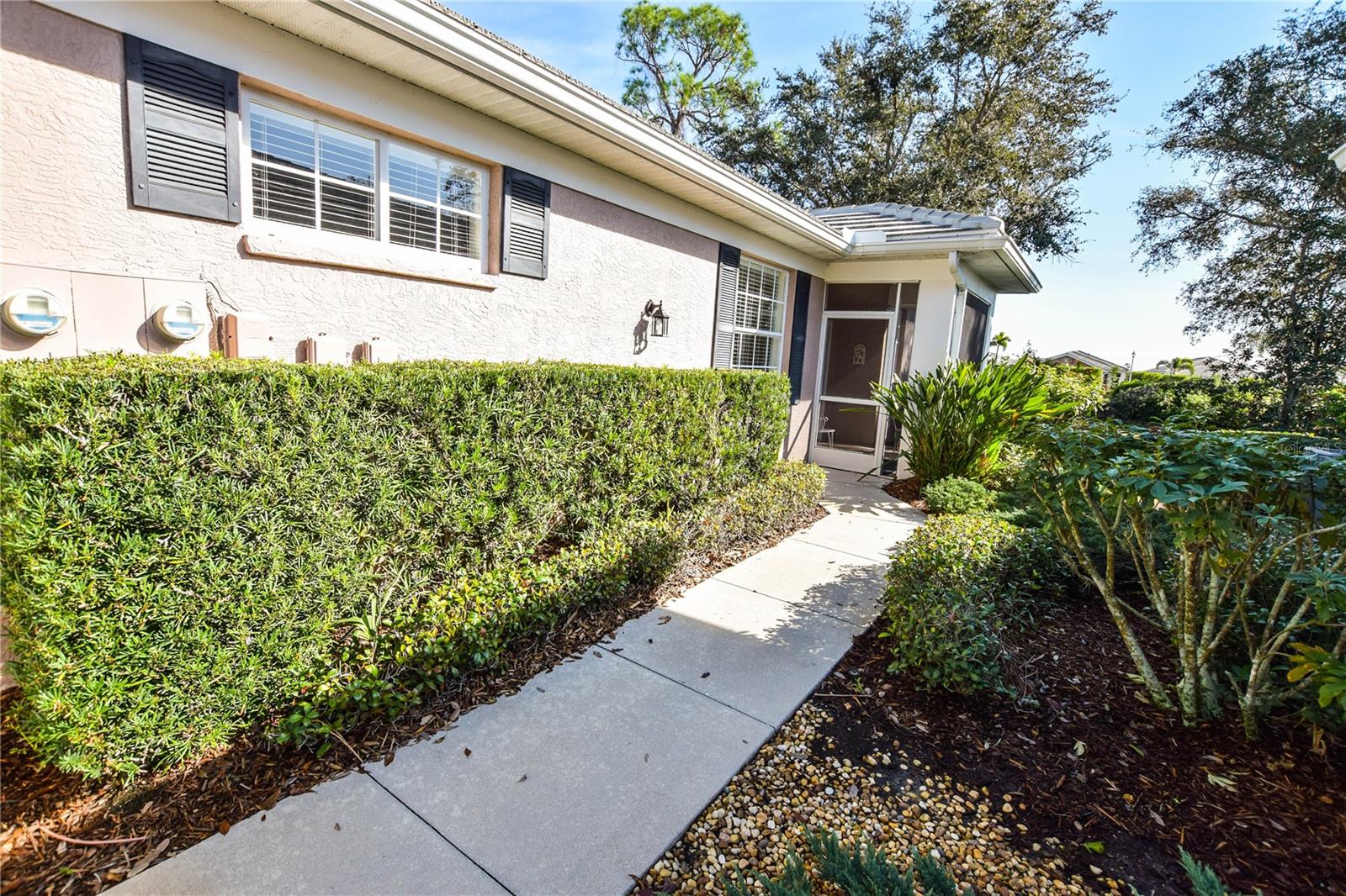 909 BARCLAY CT photo 3