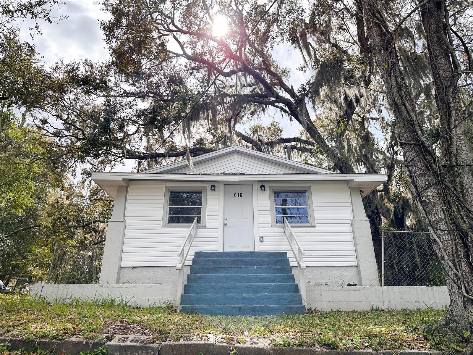 616 W CRAWFORD ST — home for sale