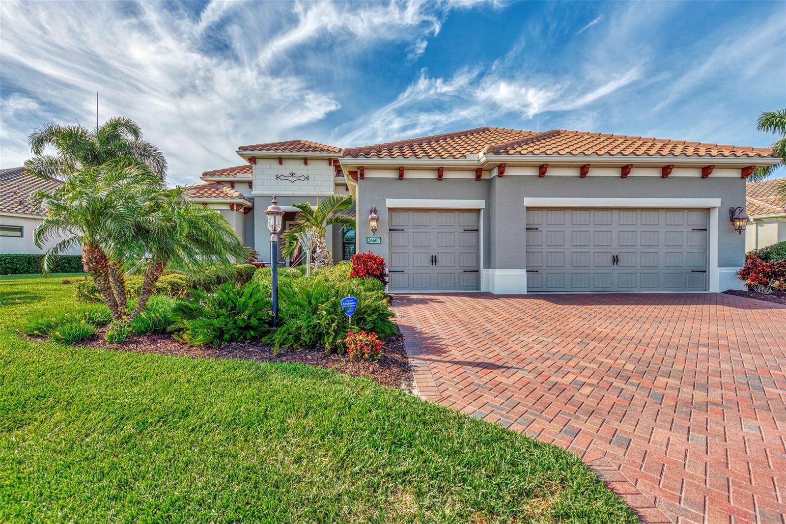 26607 RAPHIS ROYALE BLVD photo 3