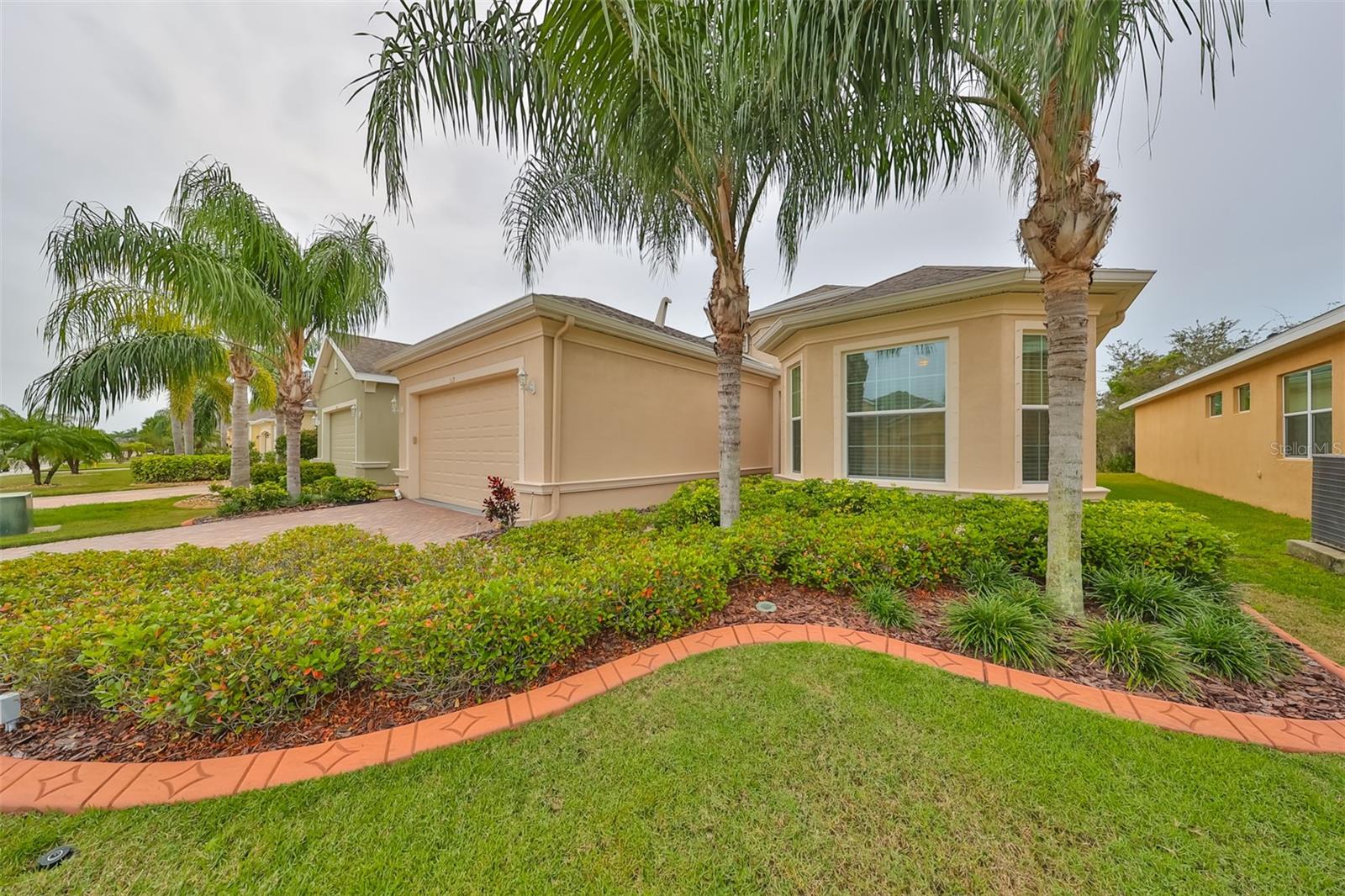 1519 EMERALD DUNES DR photo 3