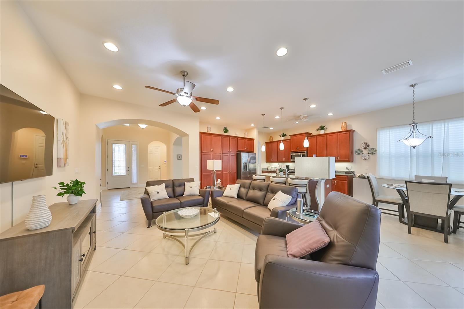 1519 EMERALD DUNES DR photo 5