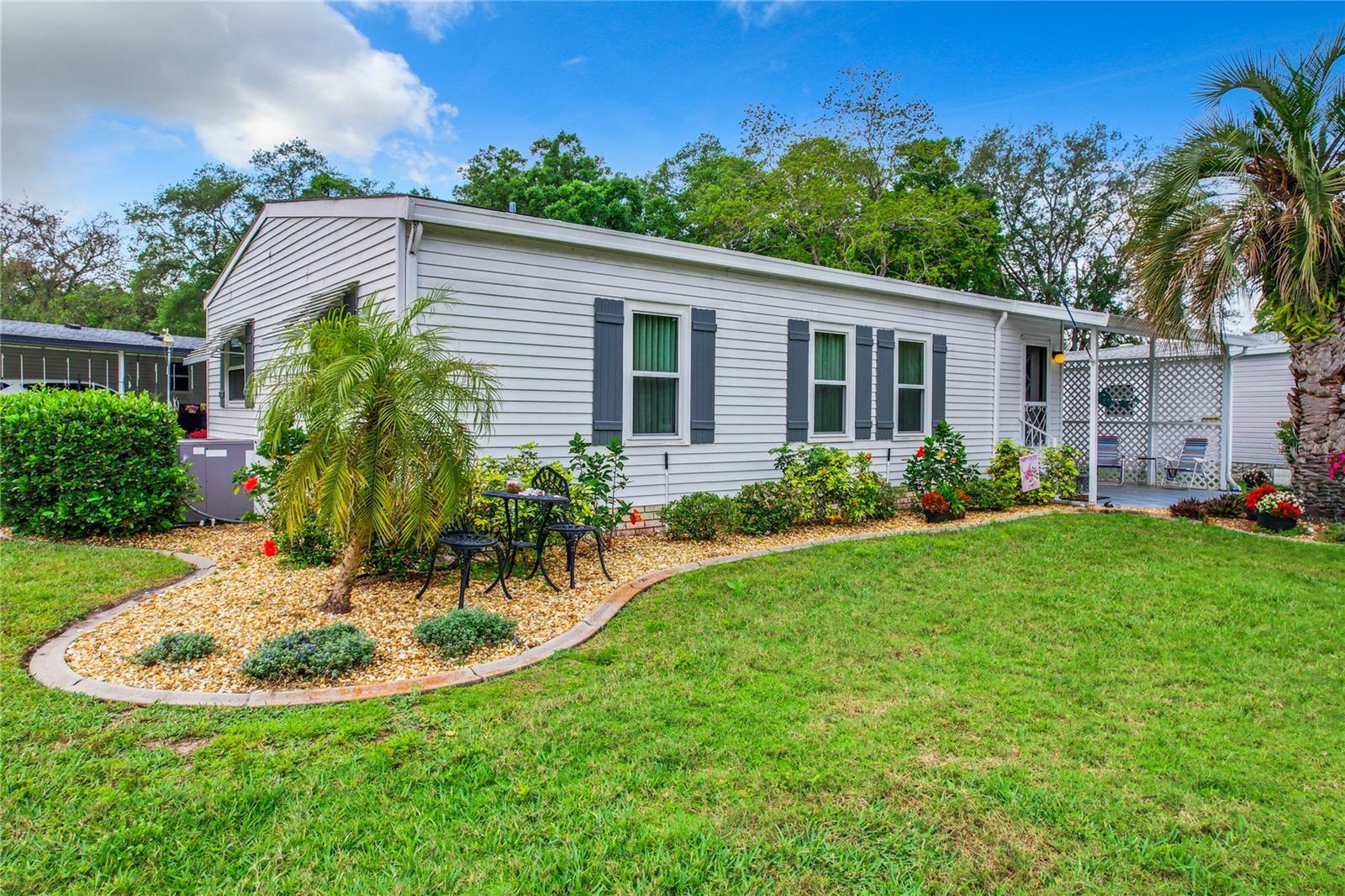 25125 BELLEVUE photo 3