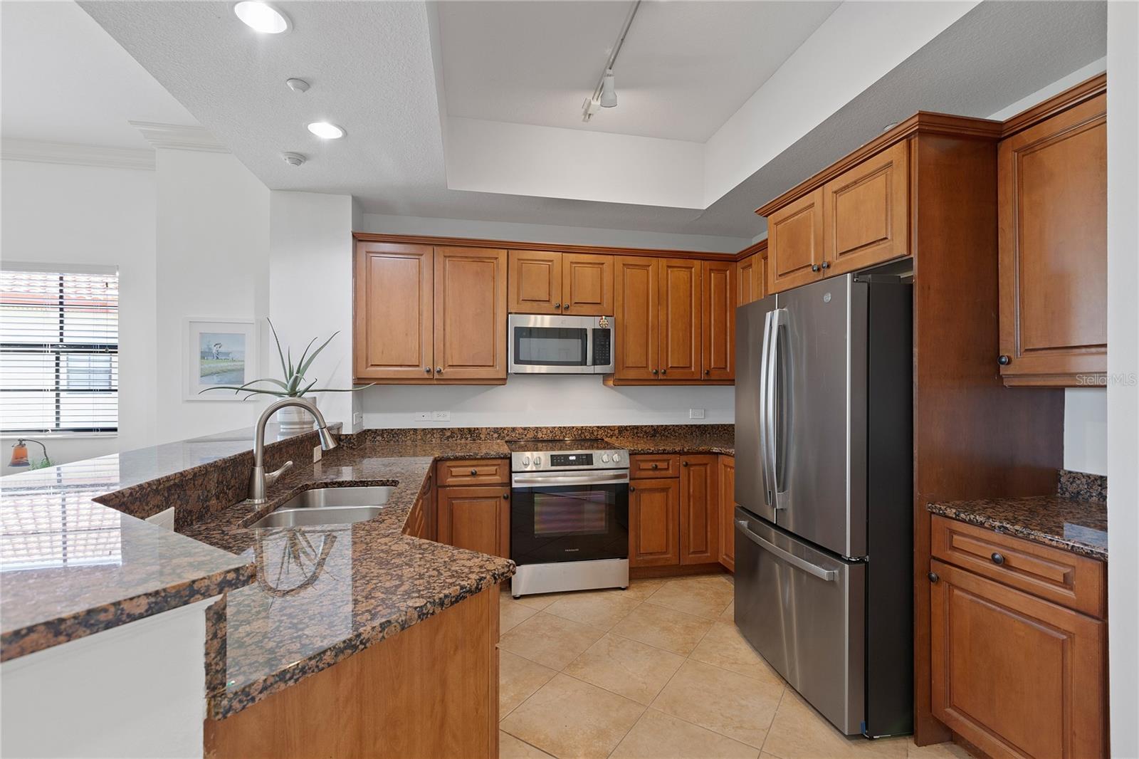 7718 LAKE VISTA CT #408 photo 5