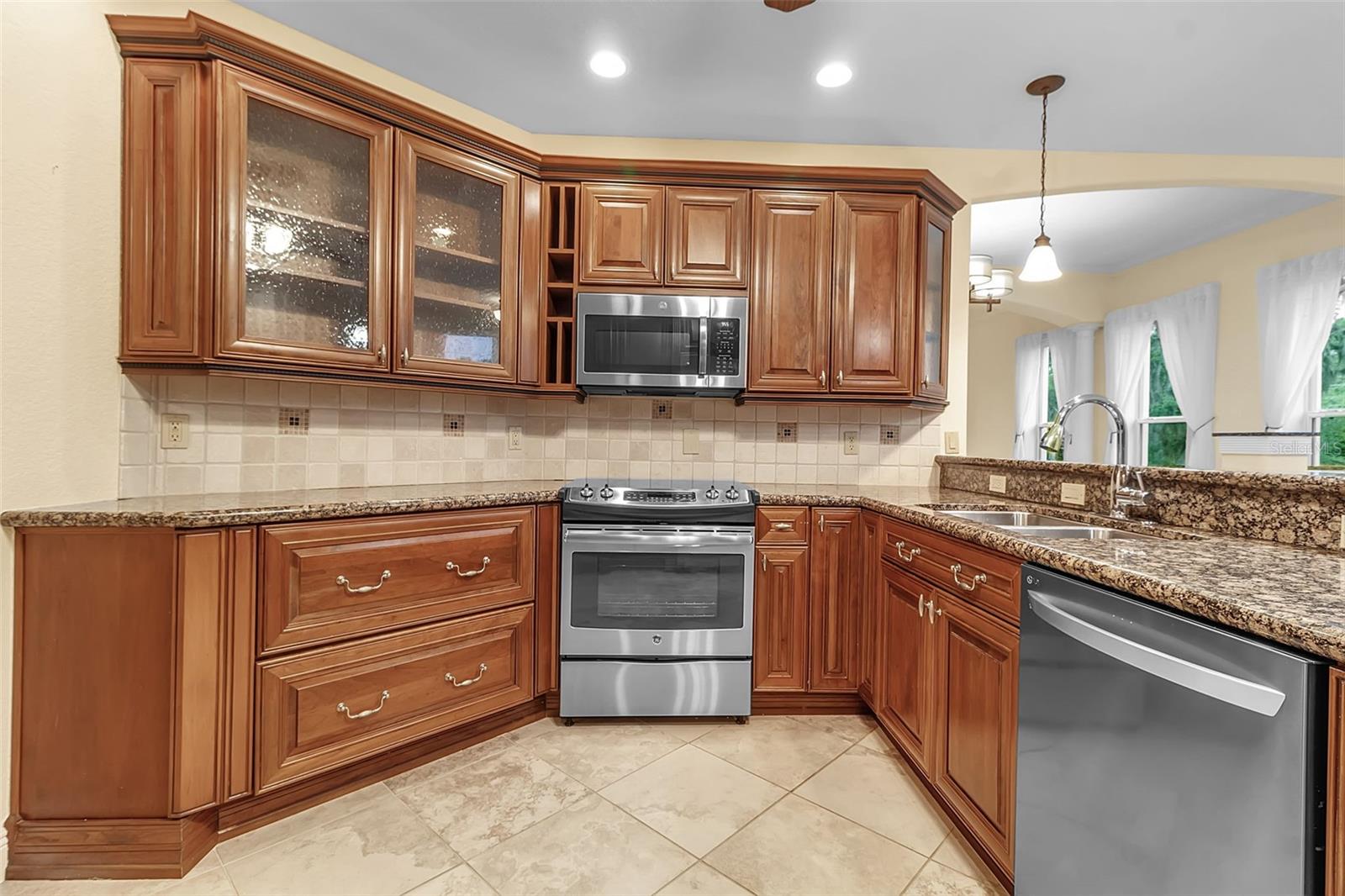 5102 MANORWOOD DR #2D photo 2