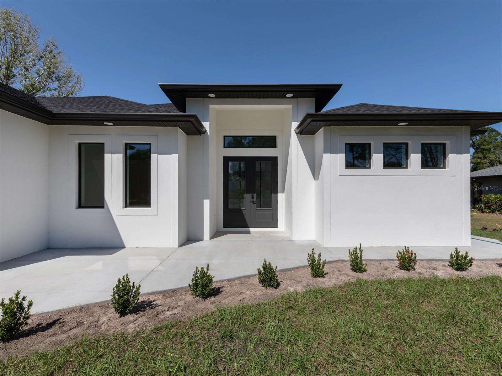 2355 RIBBLE ST photo 4