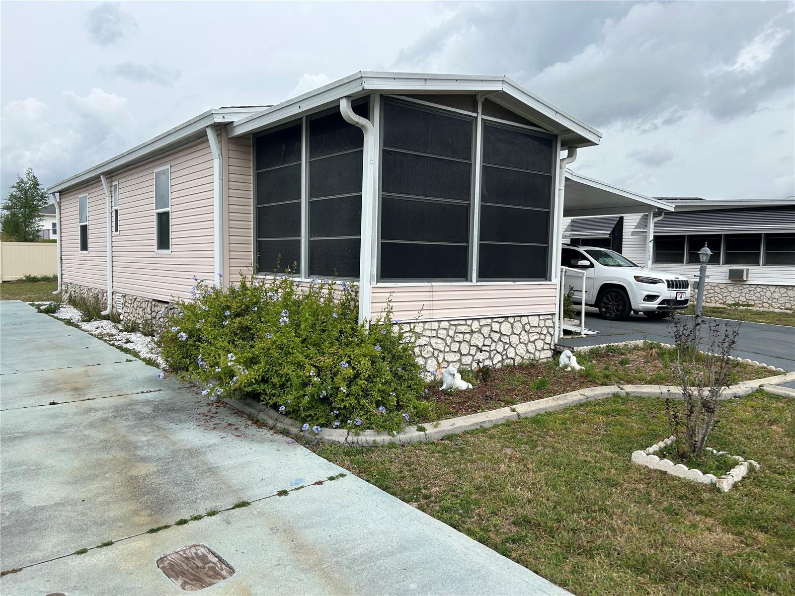 328 DREAMA DR photo 2