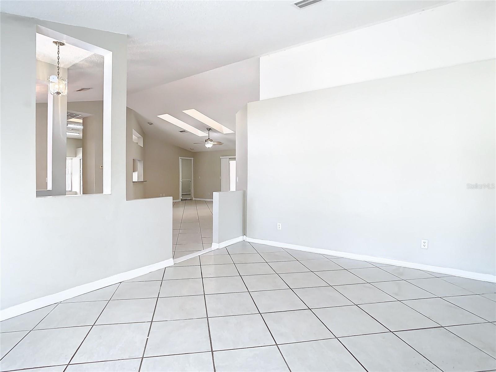 4806 MILL RUN DR photo 5