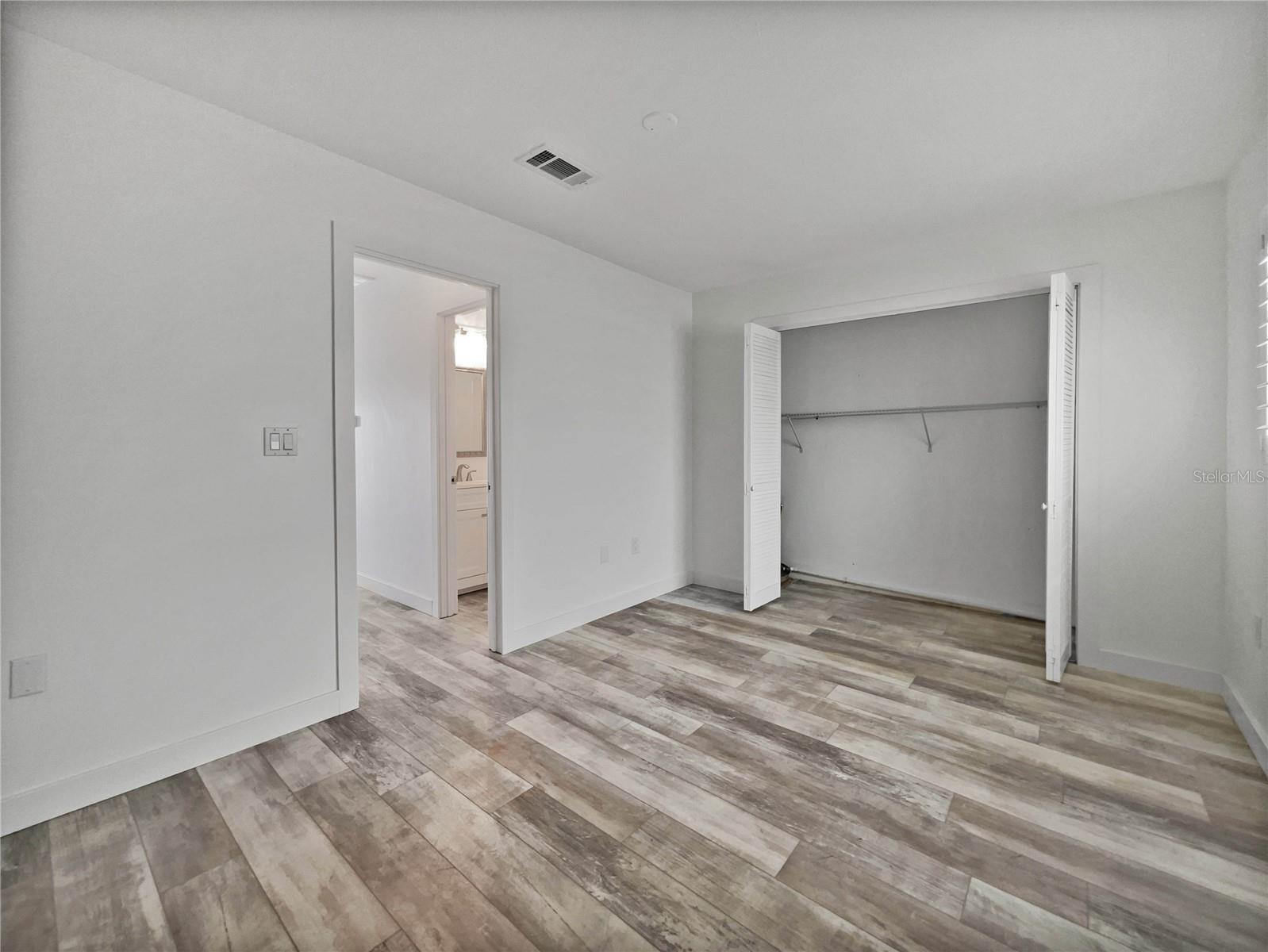 525 MANATEE CT #14 photo 3