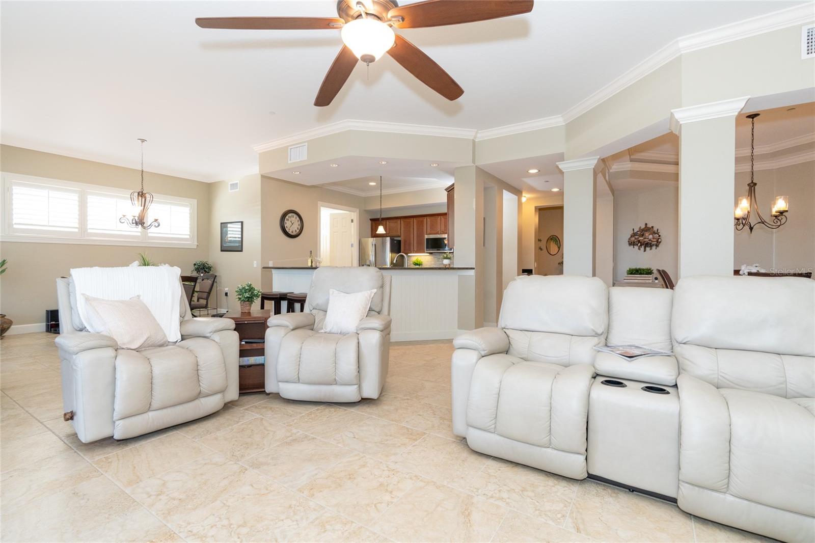 10501 AMBERJACK WAY #402 photo 4