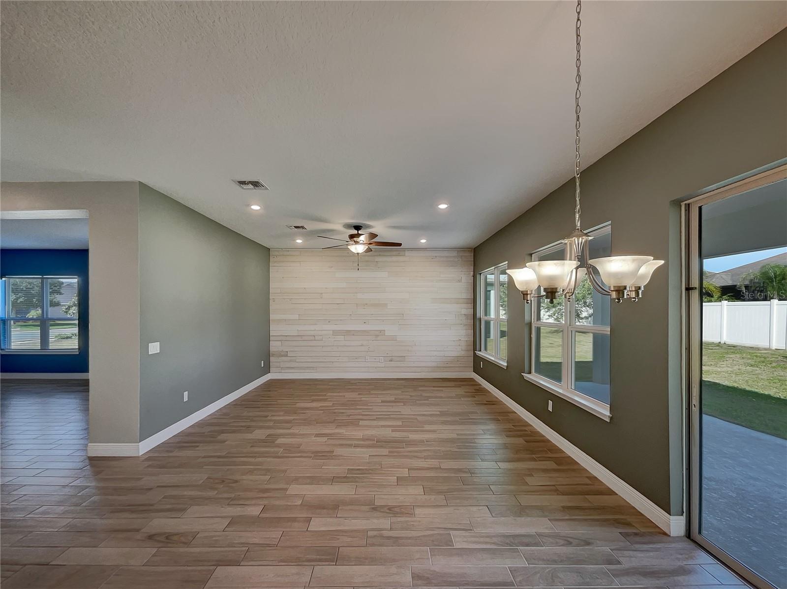 240 MESSINA PL photo 4