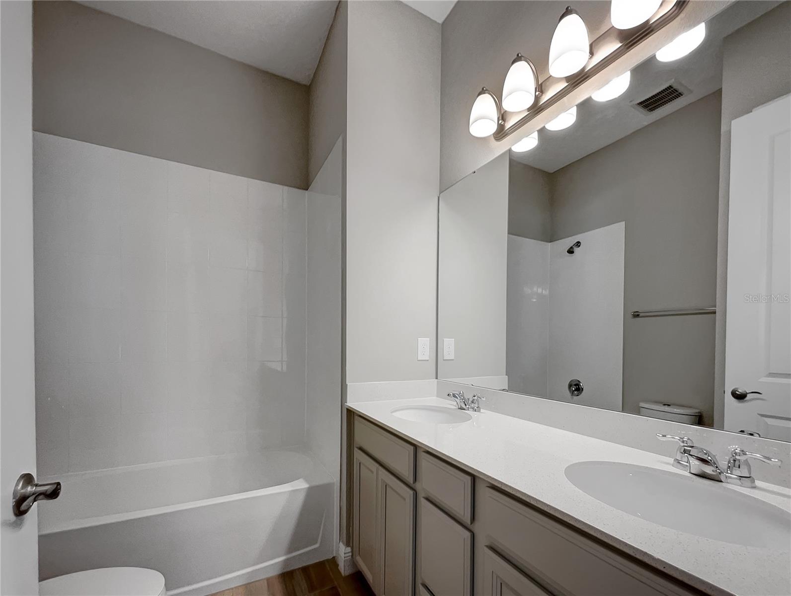 240 MESSINA PL photo 5