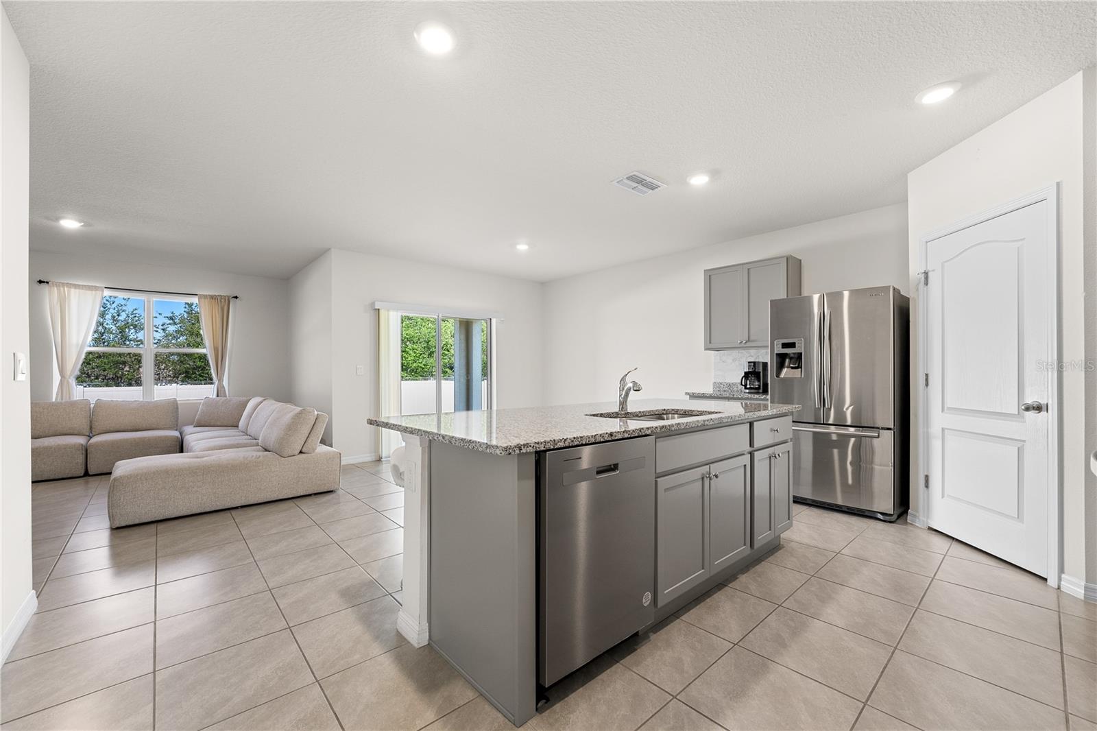 571 TANARO LN photo 3