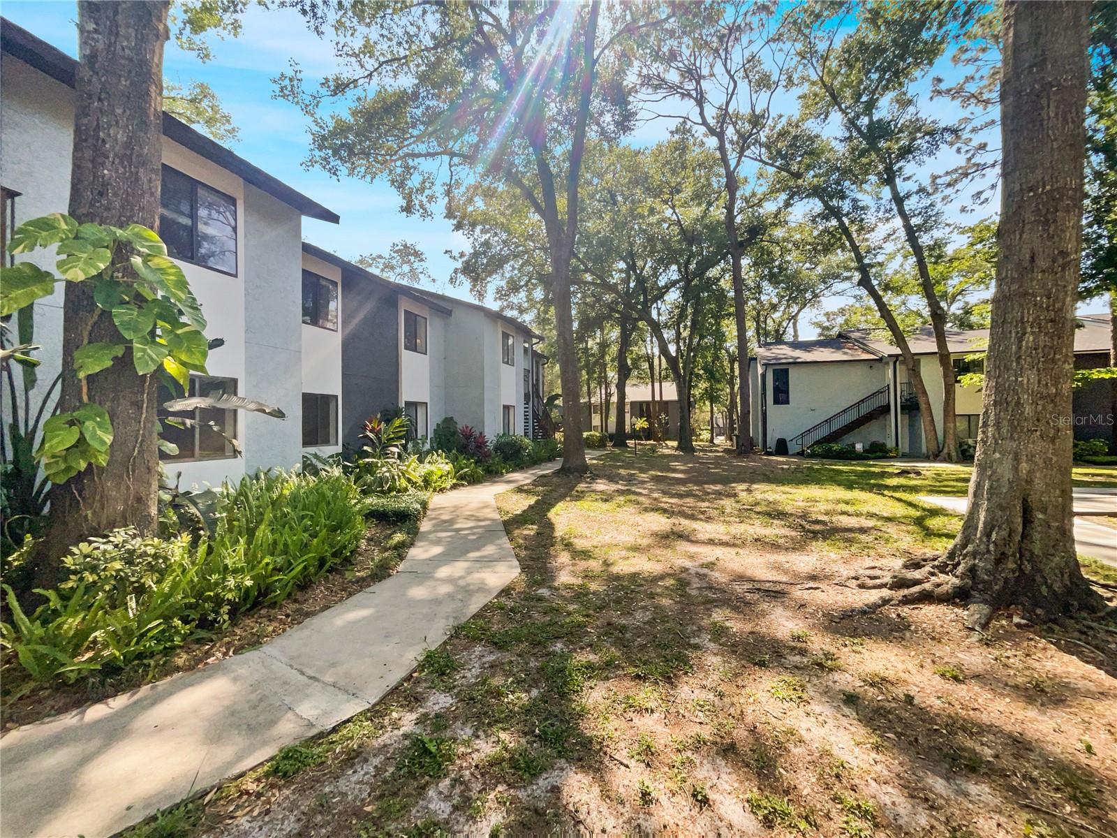 196 RIVERBEND DR #103 photo 5