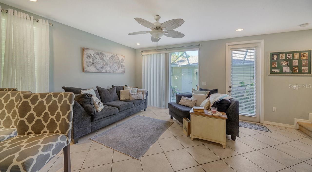 5654 SIMONTON ST photo 5