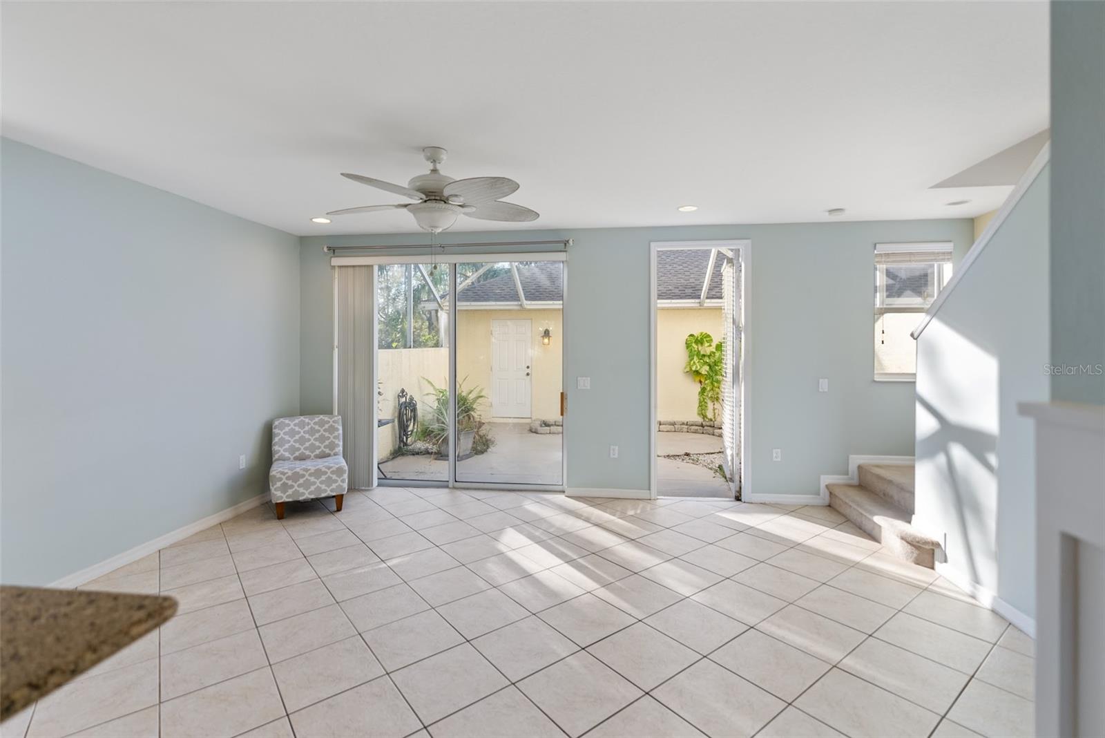 5654 SIMONTON ST photo 4