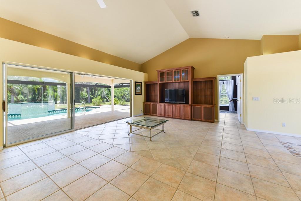 16681 ACAPULCO RD photo 5