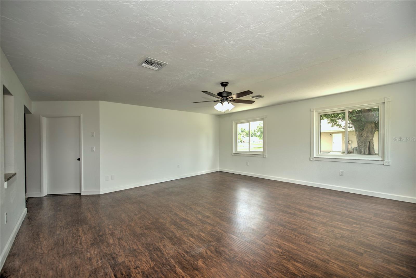 21507 BEAVERTON AVE photo 5