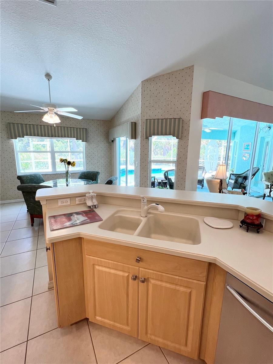 2454 SONOMA DR W photo 5
