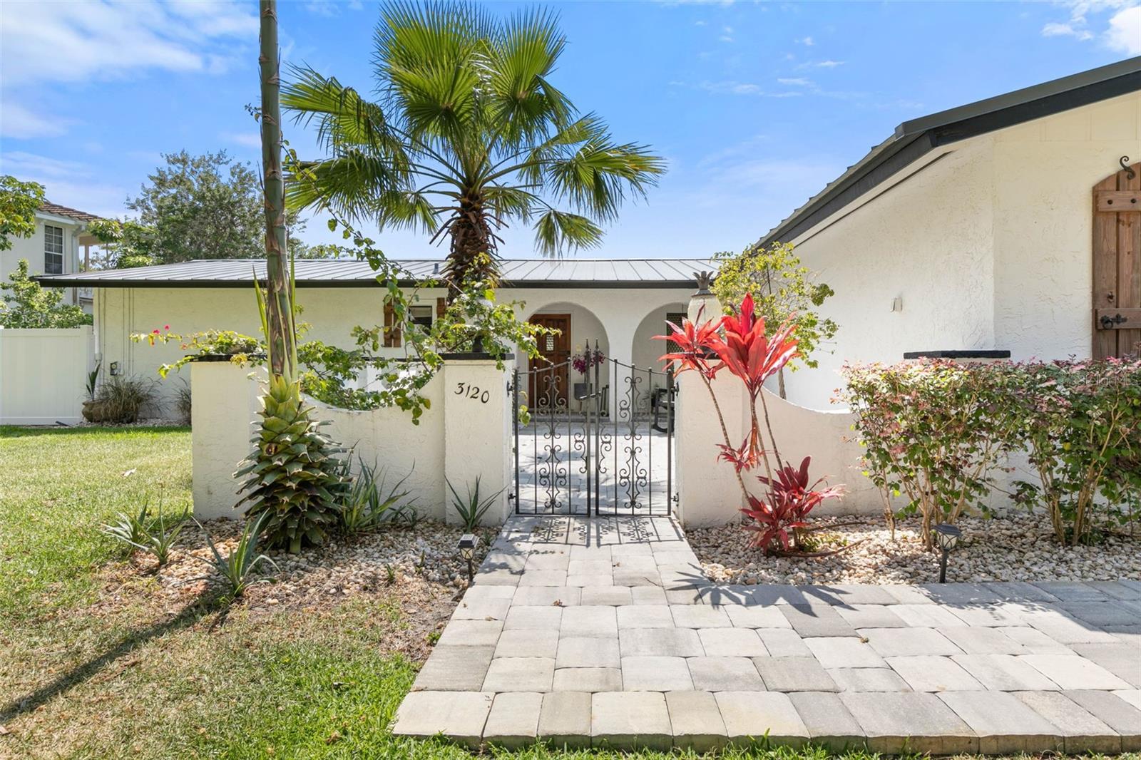 3120 JOHN ANDERSON DR photo 3