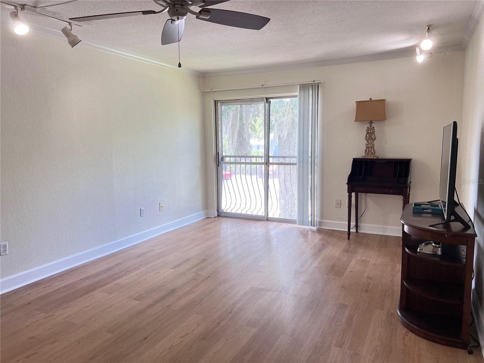1700 SW 16TH CT #C27 photo 3
