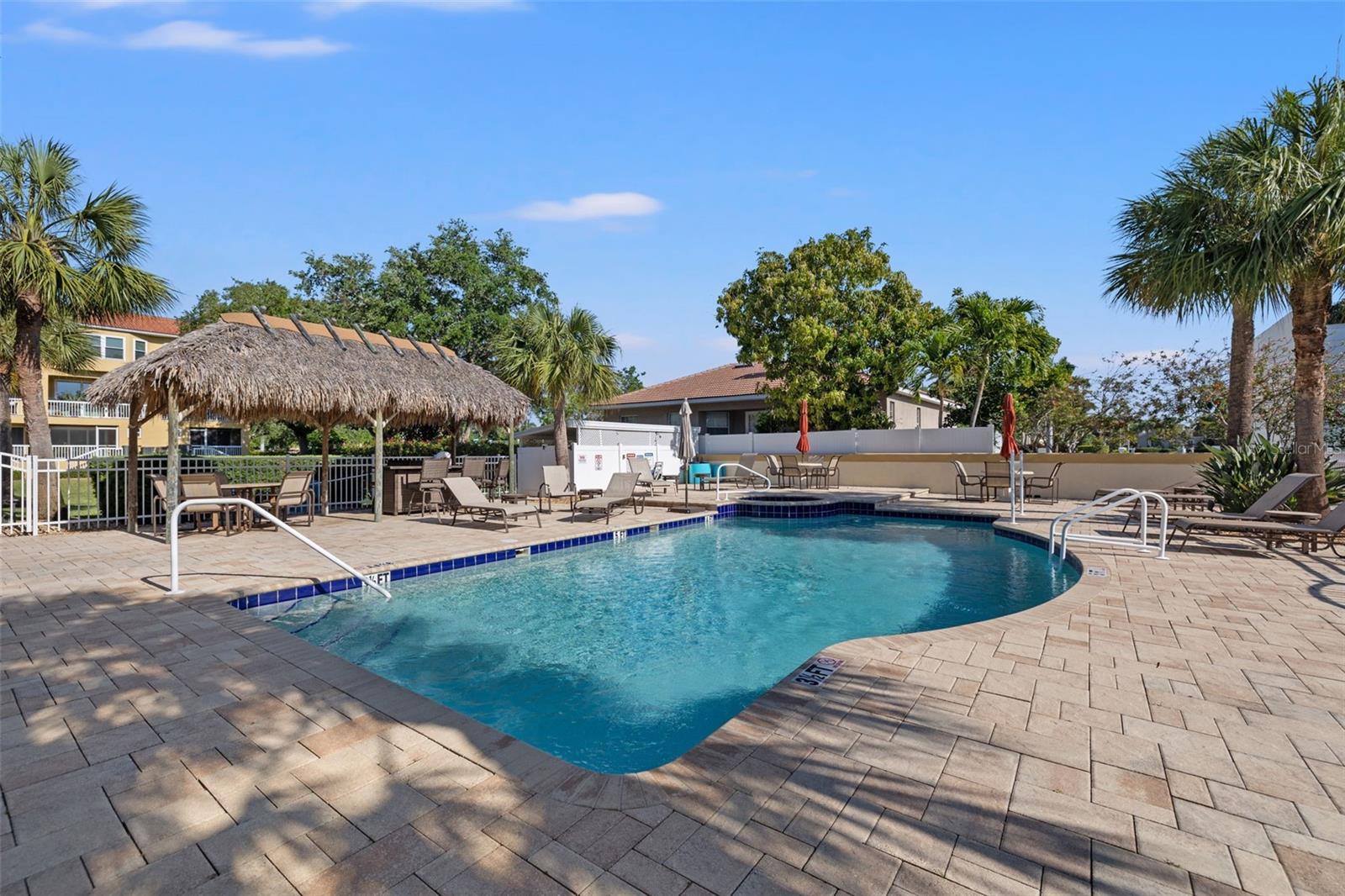1043 PINELLAS BAYWAY S photo 2