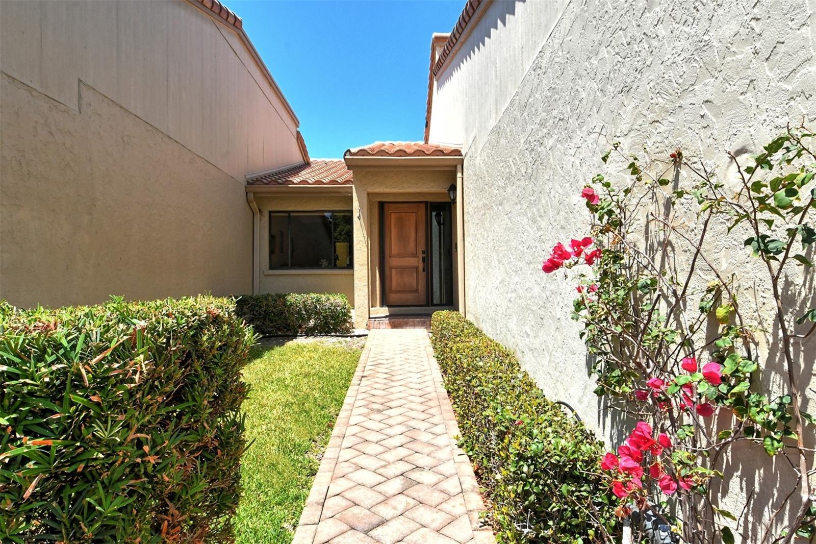 2383 HARBOUR OAKS DR photo 3