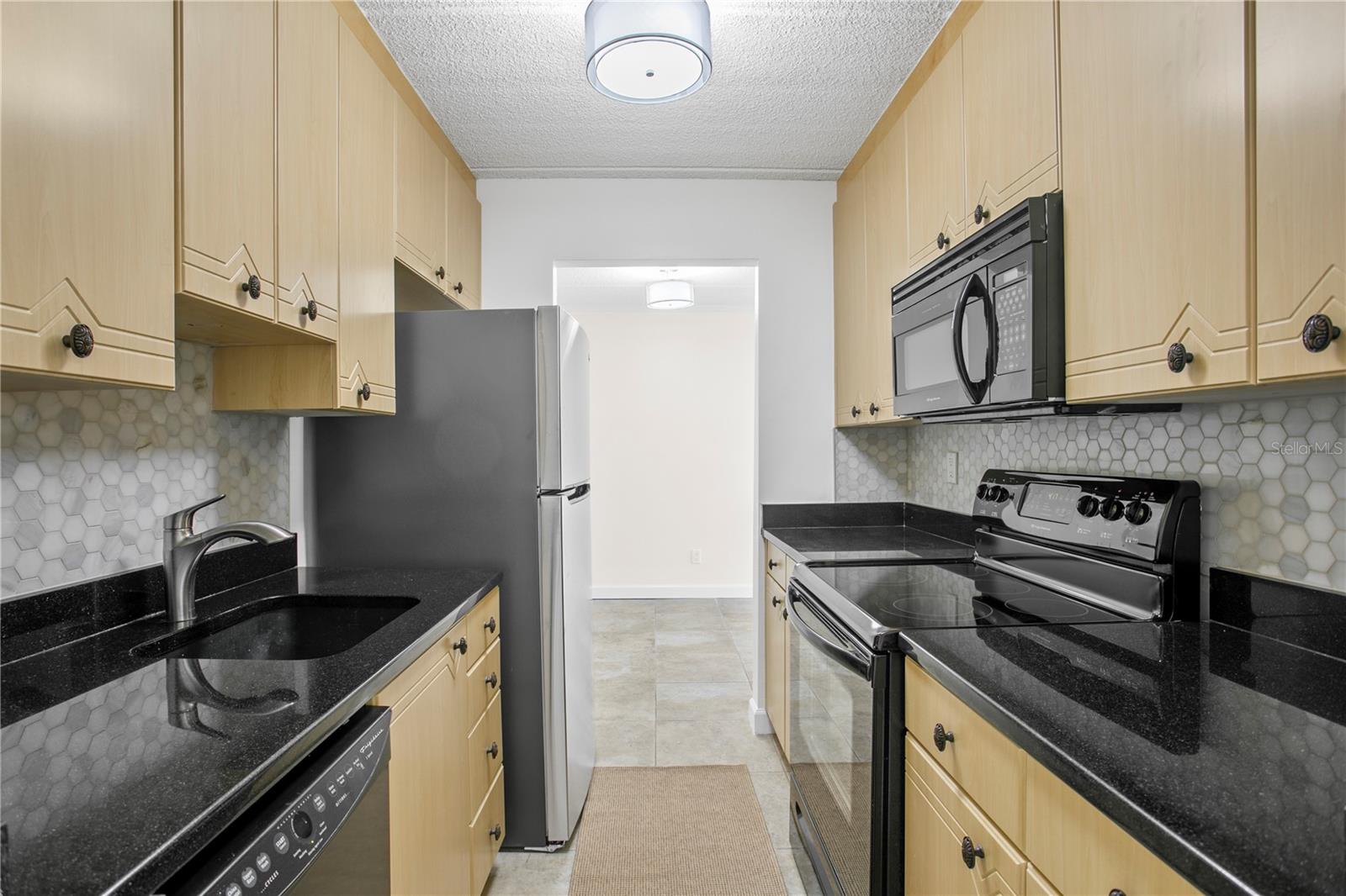 3325 BAYSHORE BLVD #E14 photo 4