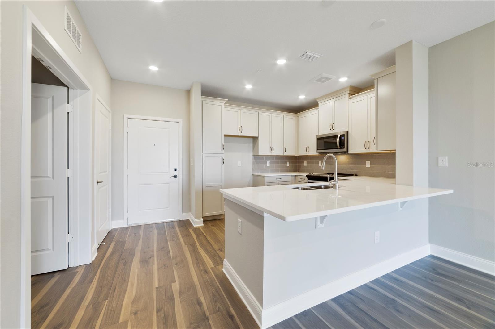 7521 LAUREATE BLVD #5304 photo 4