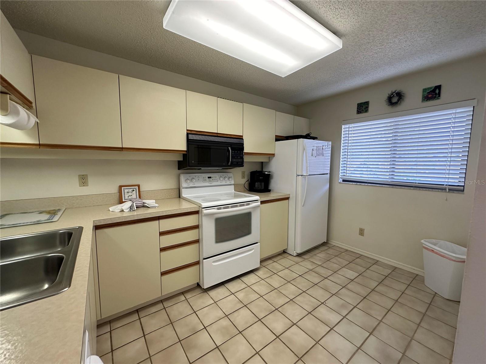 5620 ASHTON LAKE DR #5620 photo 2
