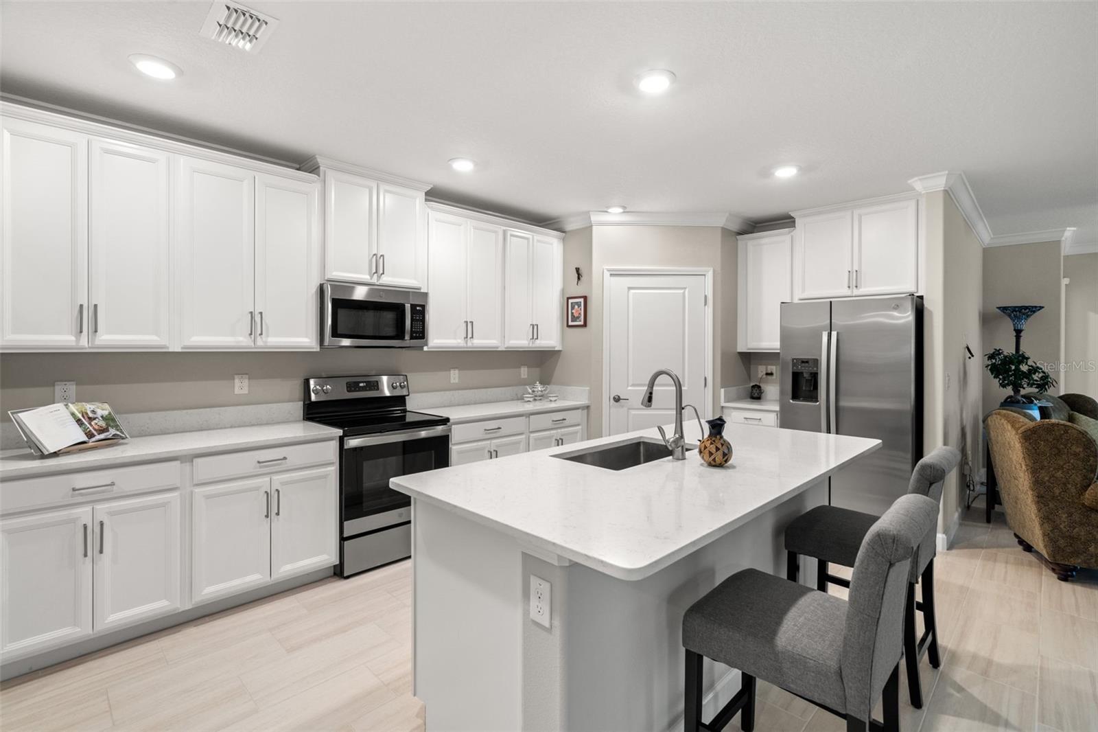 16683 SHELL BAY DR photo 3