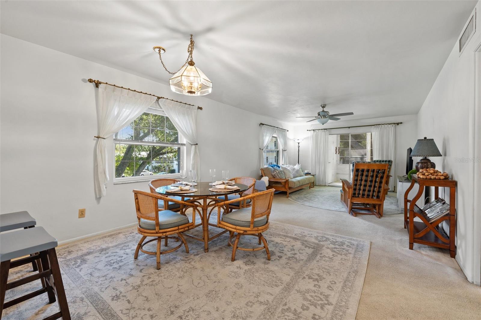 200 GLENNES LN #215 photo 2