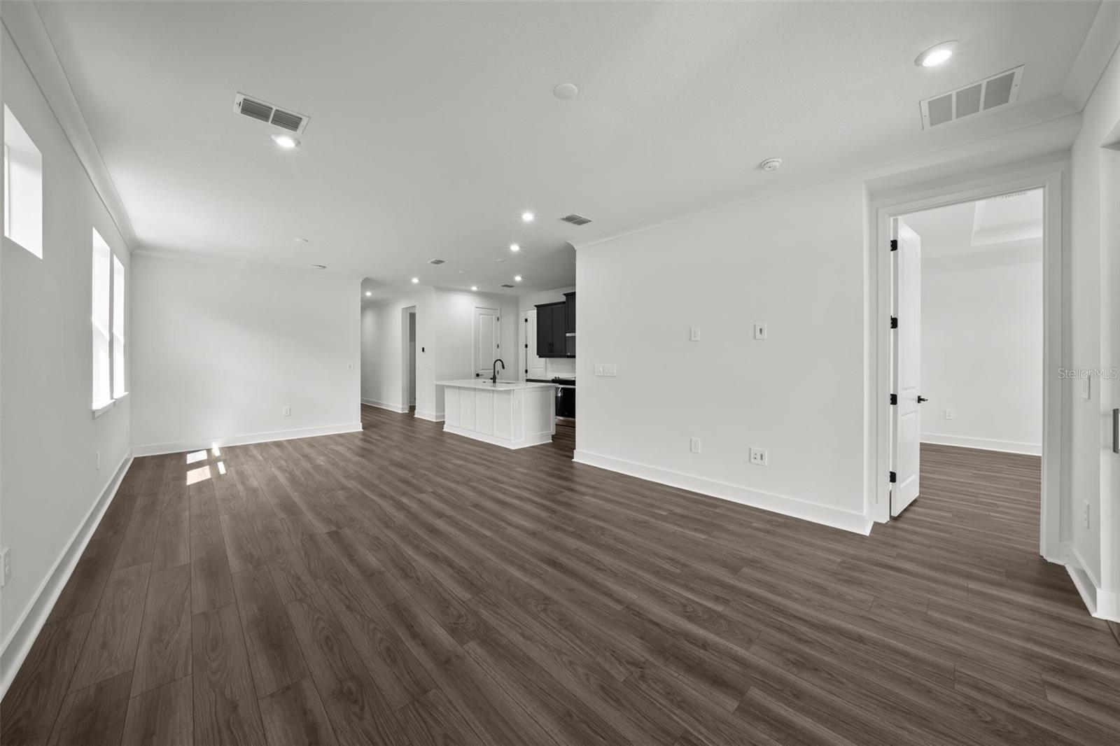 3778 MAXWELL PARK DR photo 2