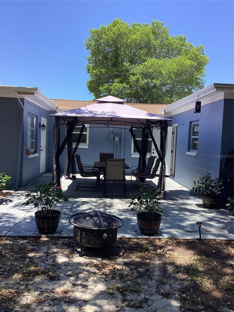 1028 EMBASSY AVE photo 2