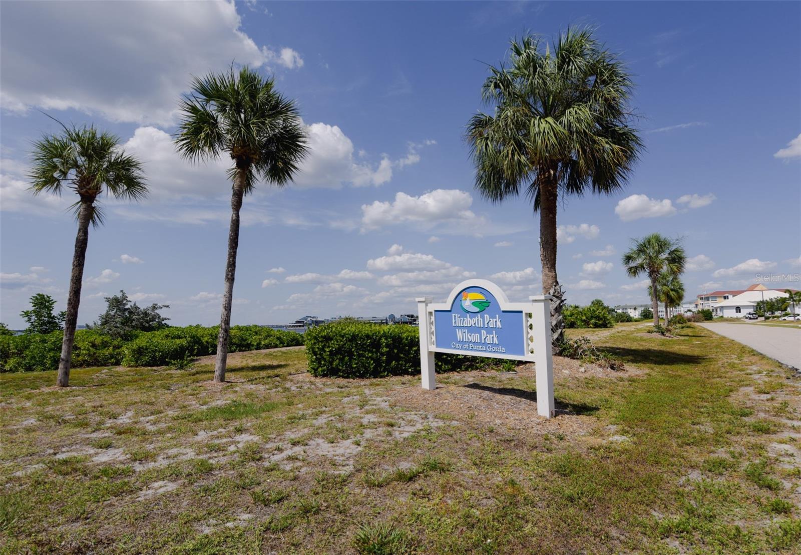 1477 PARK BEACH CIR #14 photo 2