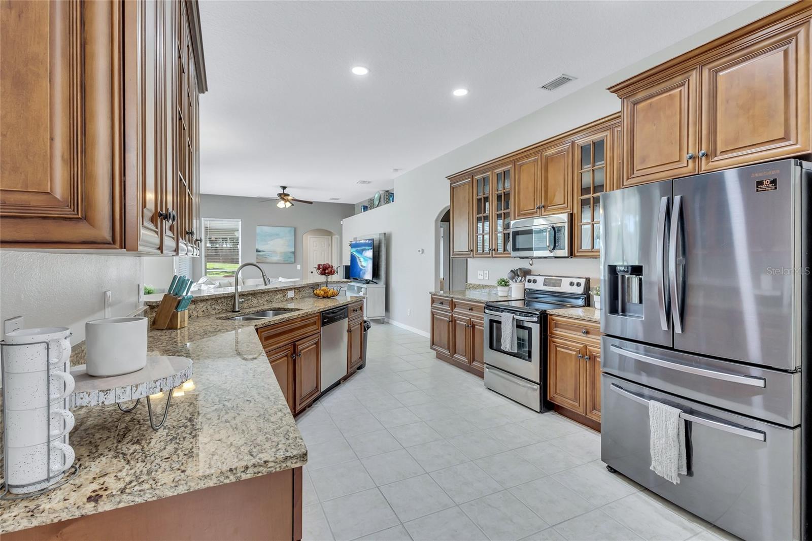 805 WOODCARVER LN photo 4