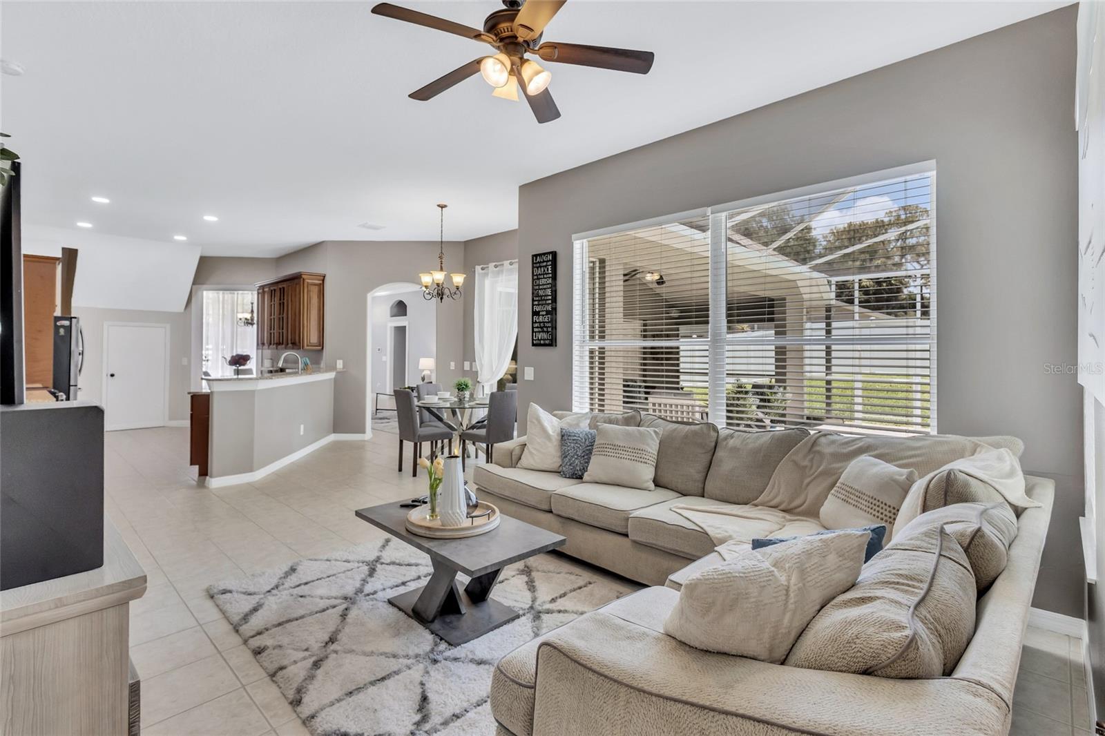 805 WOODCARVER LN photo 5