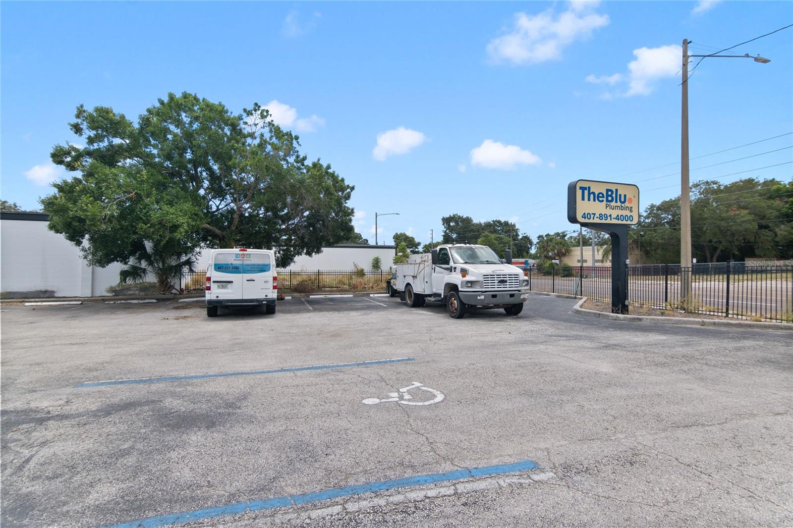 6525 OLD WINTER GARDEN RD photo 4