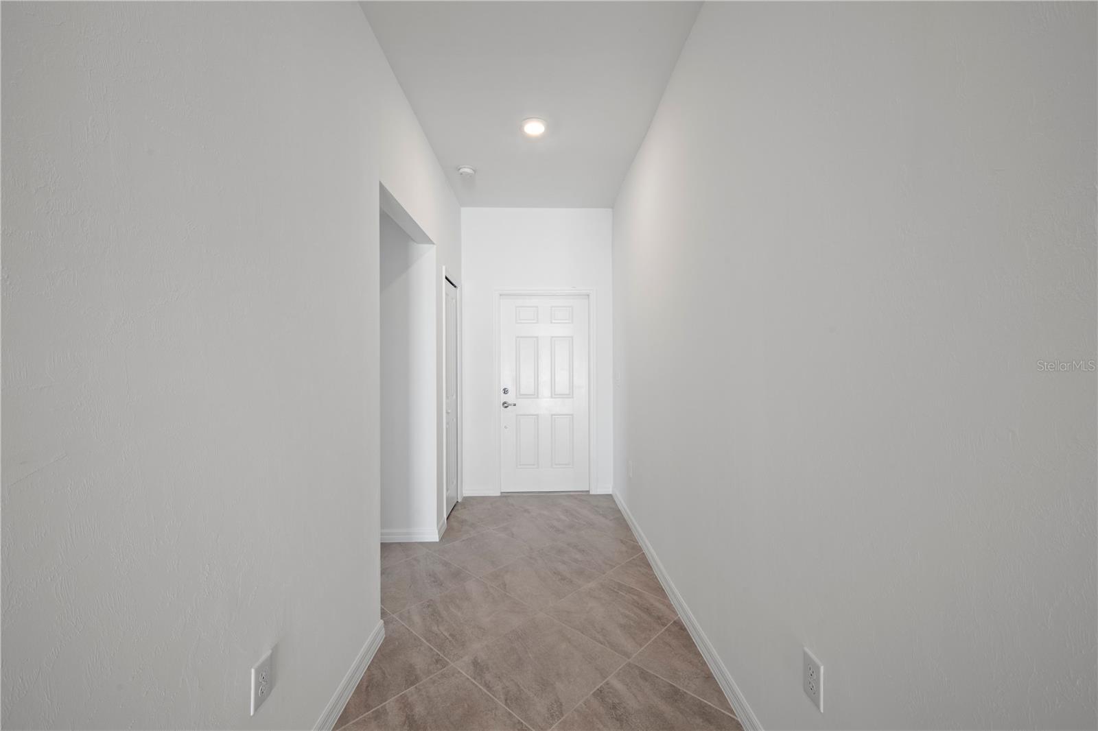 110 APOLLO DR photo 5