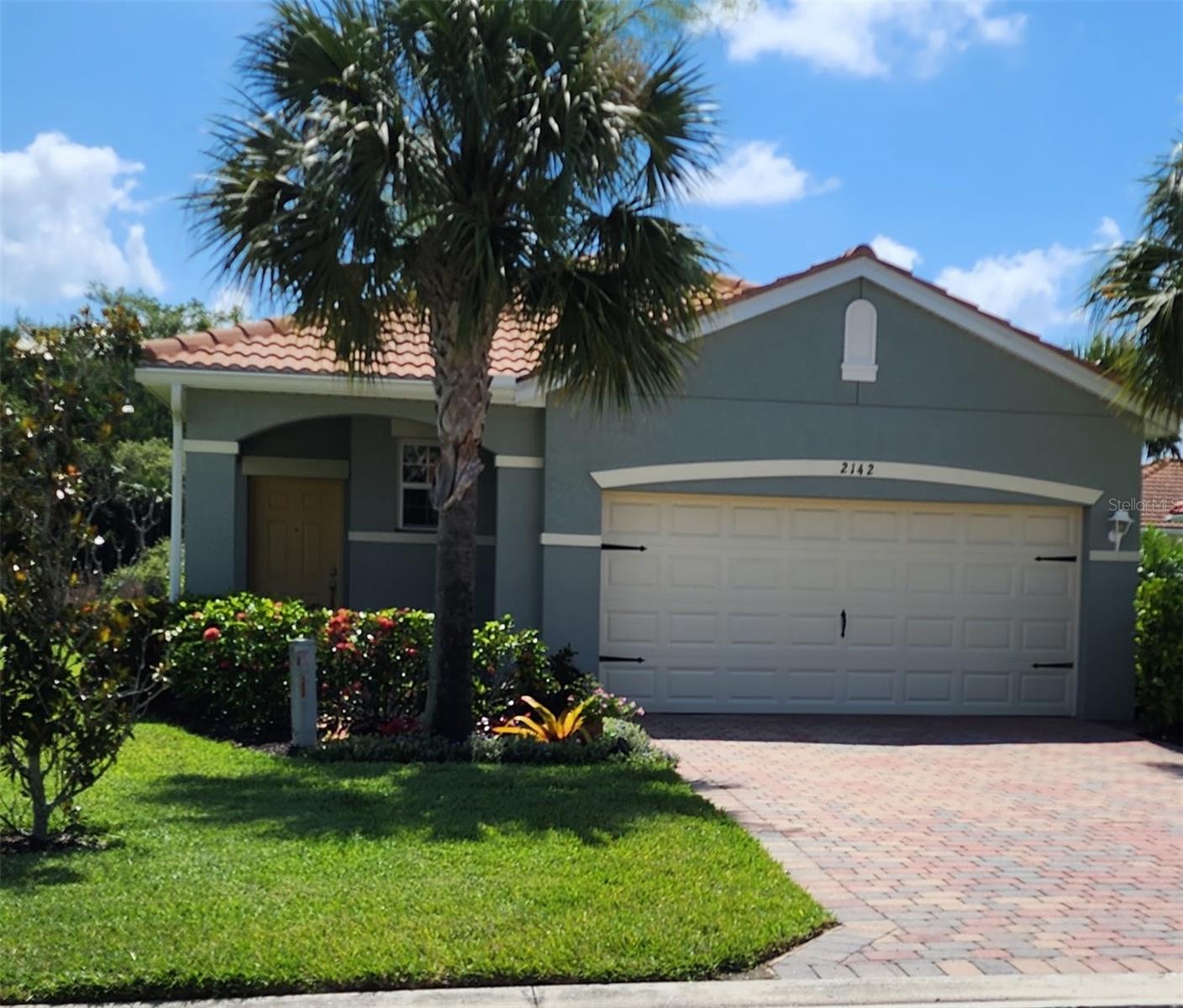2142 SUMMERSWEET DR photo 2