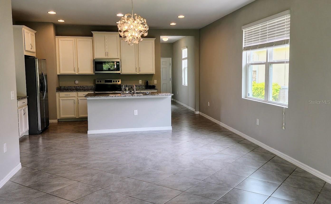 2142 SUMMERSWEET DR photo 3