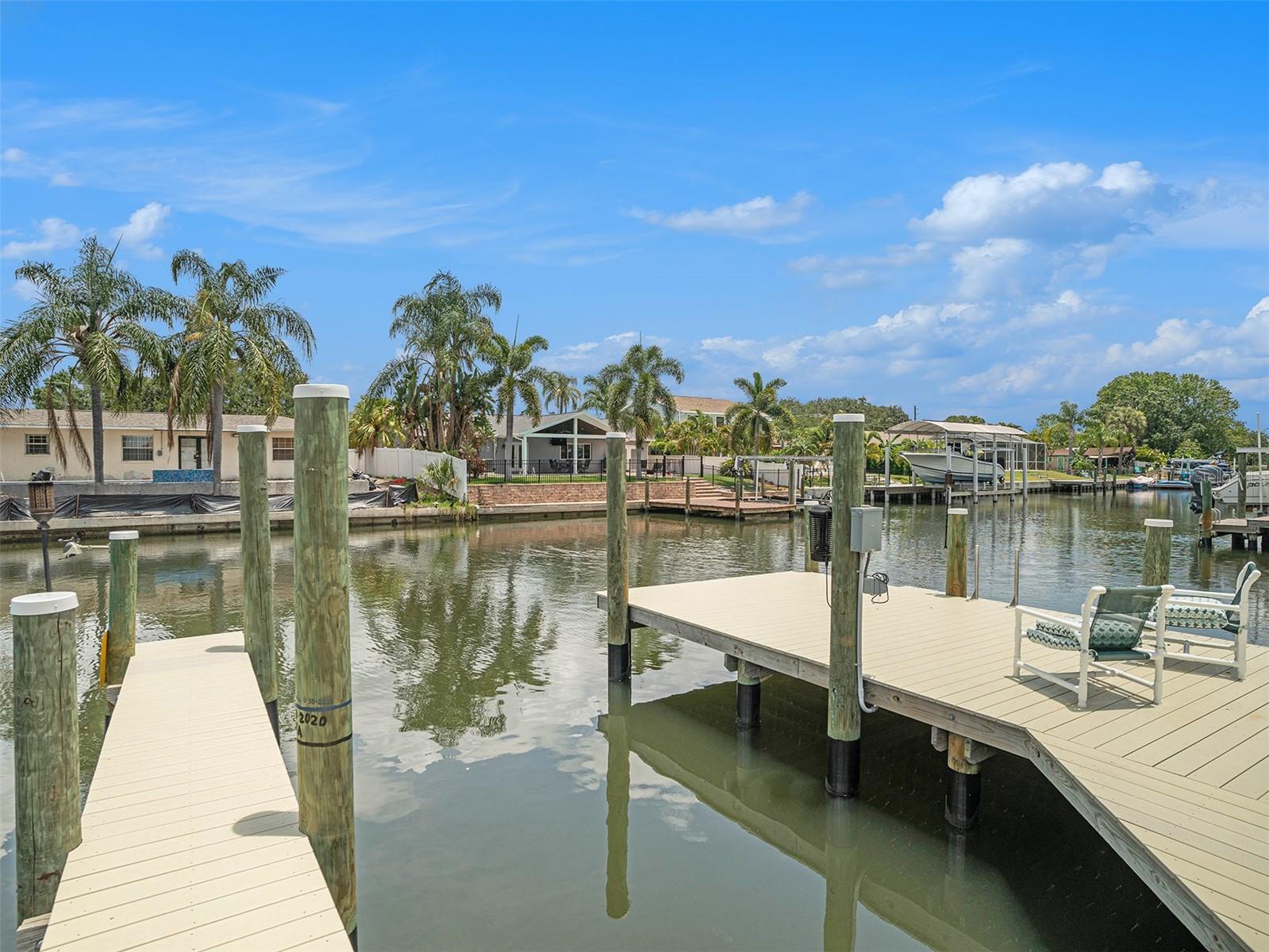 8461 FLAGSTONE DR photo 4
